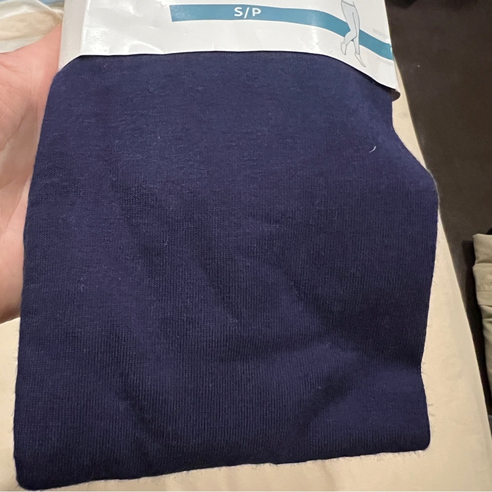 BNWT Old Navy women’s leggings - Picture 3 of 3